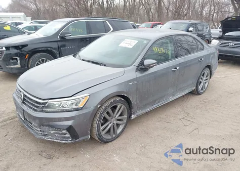 2018 Volkswagen Passat 2.0T R-Line/2.0T S z USA, uszkodzony, nr VIN 1VWAA7A37JC014607